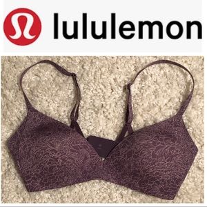 Lululemon sports bra